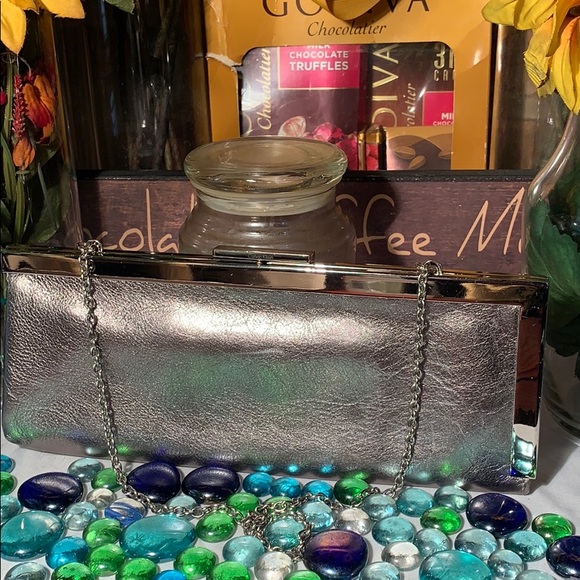 Calvin Klein Handbags - Calvin Klein Elegant Clutch Bag